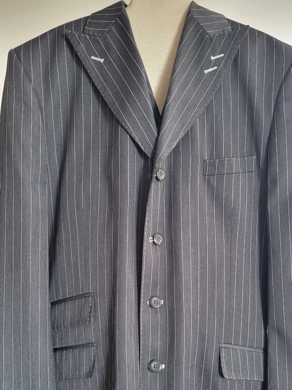 J Ferrar of Italy 3-Piece Charcoal Pinstripe Suit (Size: 42 R /35 W)
